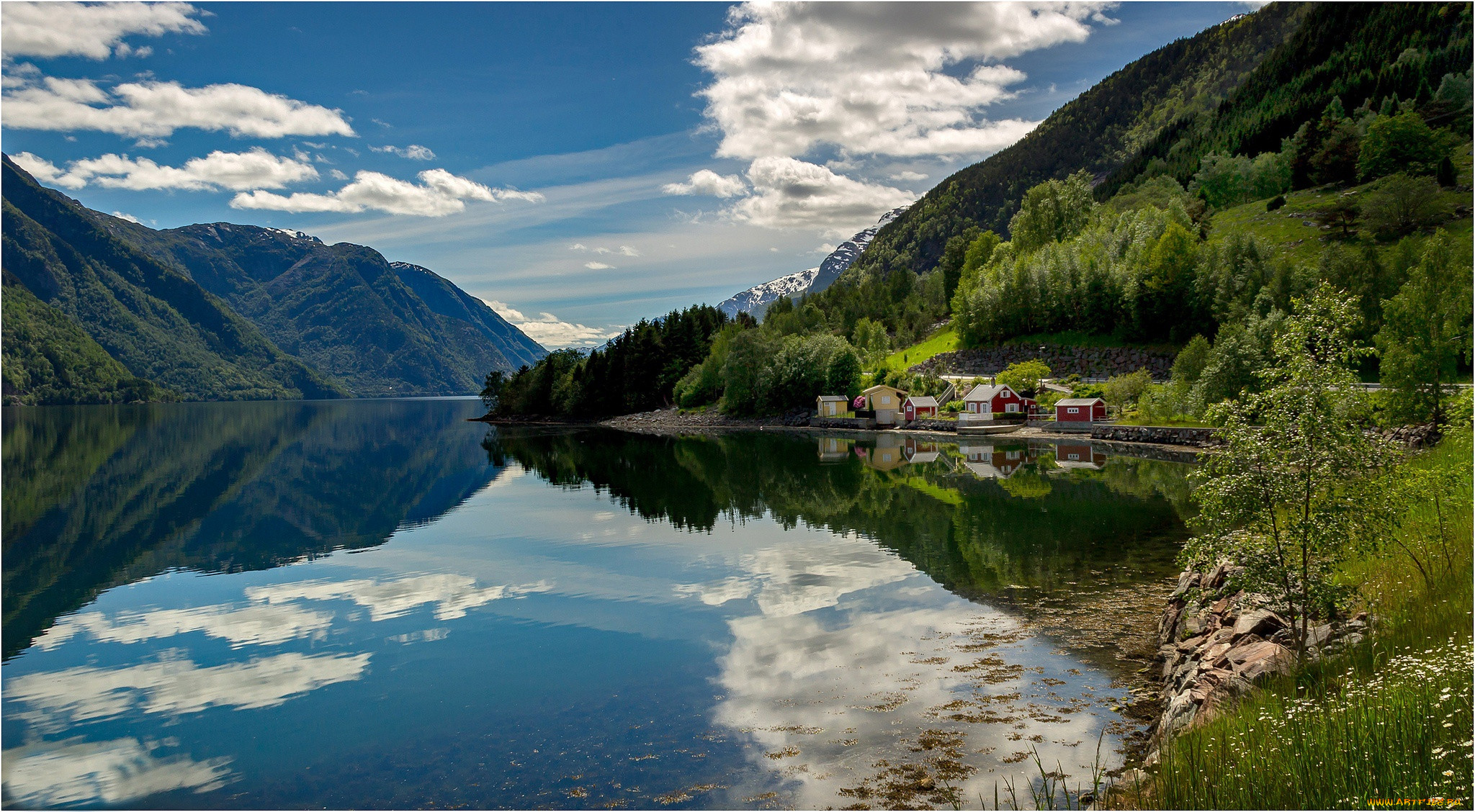 Озеро МЬЁСА Норвегия